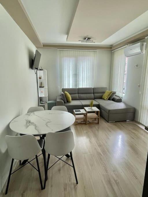Breeze Apartment Burgas Esterno foto