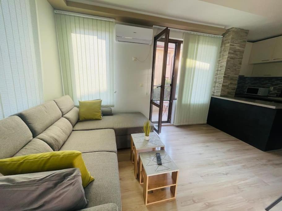 Breeze Apartment Burgas Esterno foto